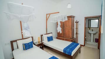 Comfort-værelse med 2 enkeltsenge - 2 enkeltsenge - stueetage | Lydisolering, sengetøj