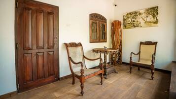 Deluxe Twin Room, Multiple Beds, Ground Floor