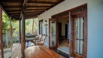 Chambre Double Supérieure, 1 grand lit, baignoire à jets, vue océan | Chambres insonorisées, draps fournis