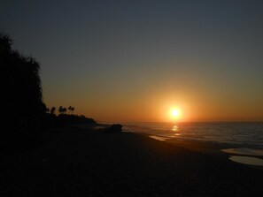 ビーチ、白砂、サンラウンジャー、カヤック