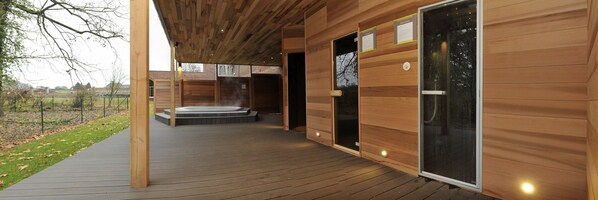 Bañera de hidromasaje exterior