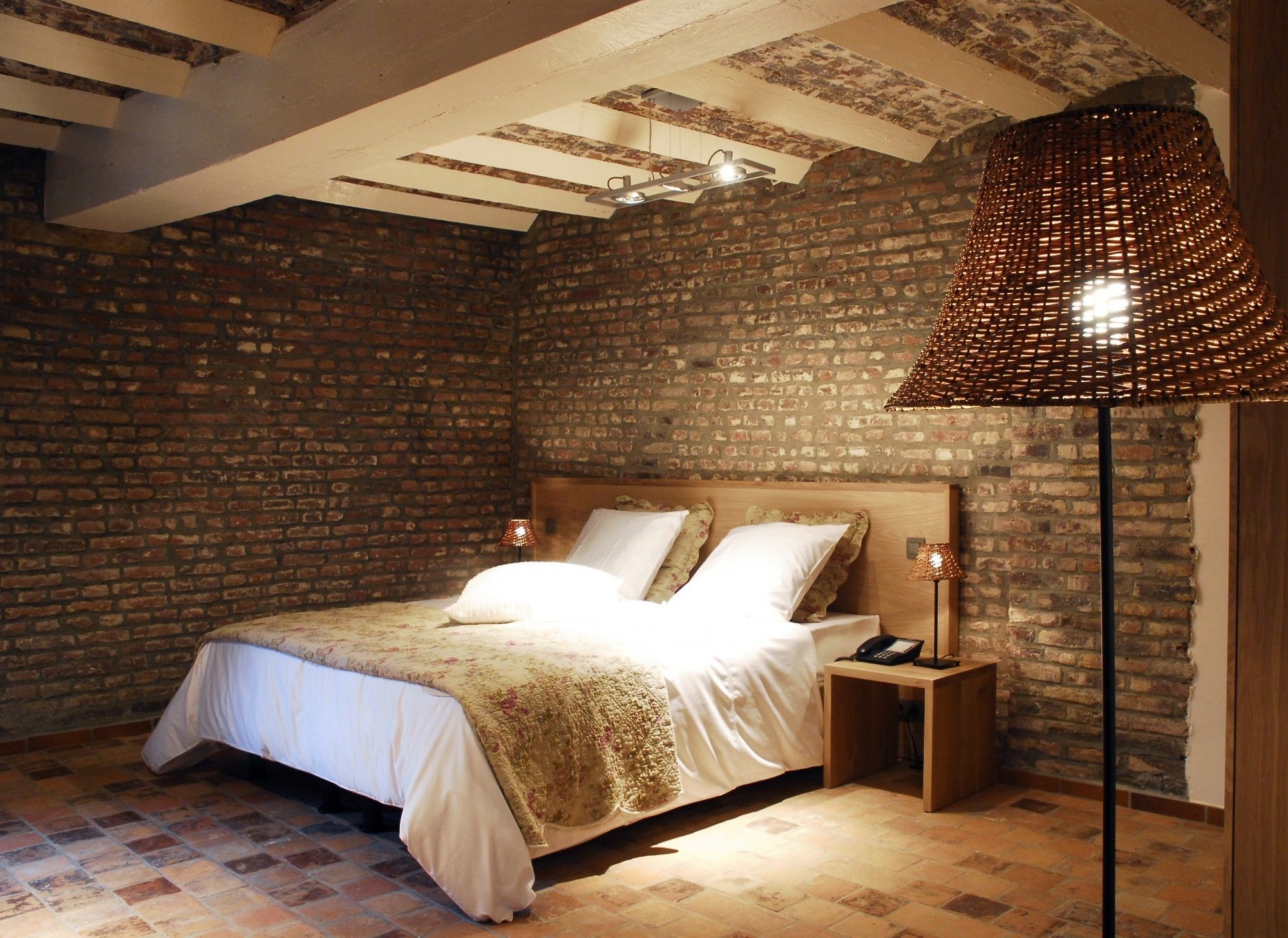 Chambre Double Deluxe, baignoire à jets | Coffres-forts dans les chambres, bureau, lits bébé (en supplément)