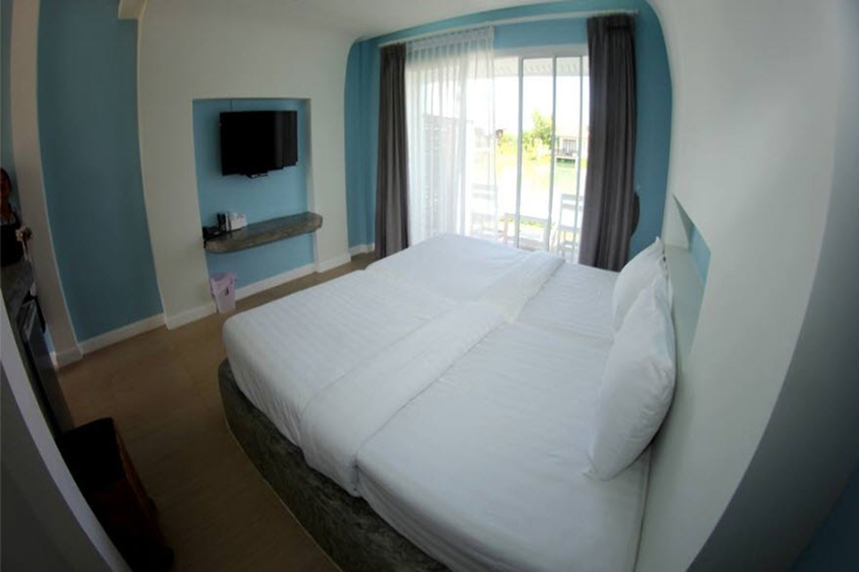 Phòng Tiêu chuẩn | Minibar, bàn, màn/rèm cản sáng, phòng cách âm 