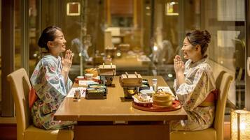 Lemari es dan ketel listrik