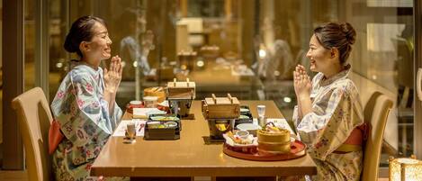 Refrigerador, tetera/pava eléctrica