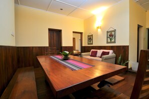 Bungalow superior | Servicio de comidas en la habitación