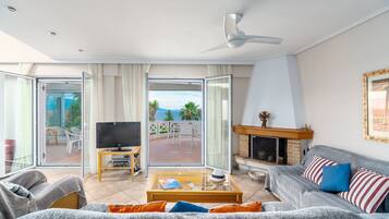Villa, Sea View | Living room | Plasma TV