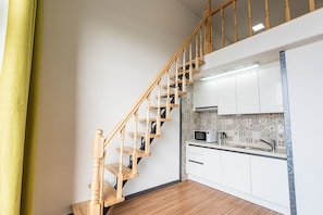 Duplex, 2 Bedrooms (25py) | Private kitchenette