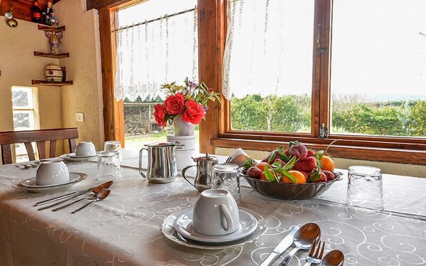 Ilmainen päivittäinen mannermainen aamiainen