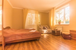 Standard Triple Room | Iron/ironing board, free cribs/infant beds, rollaway beds - Hotel Sosnoviy Bor (Elbrus)