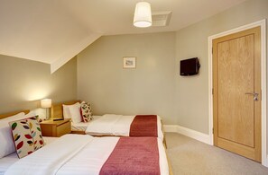 Twin Room (Large) | Desk, iron/ironing board, cribs (free), WiFi (free) - Morgans The Exchange Hotel (Shrewsbury)