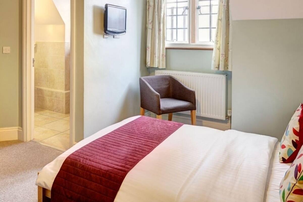 Desk, iron/ironing board, cribs (free), WiFi (free)