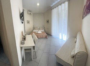Family Double Room | Premium bedding, in-room safe, individually decorated - B&B 248 (Naples)