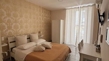 Habitación estándar doble, 1 cama doble | Ropa de cama de alta calidad, caja fuerte, decoración individual