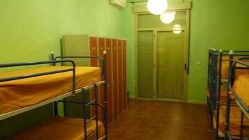 Shared Dormitory (Naranja) | In-room safe, blackout drapes, free WiFi