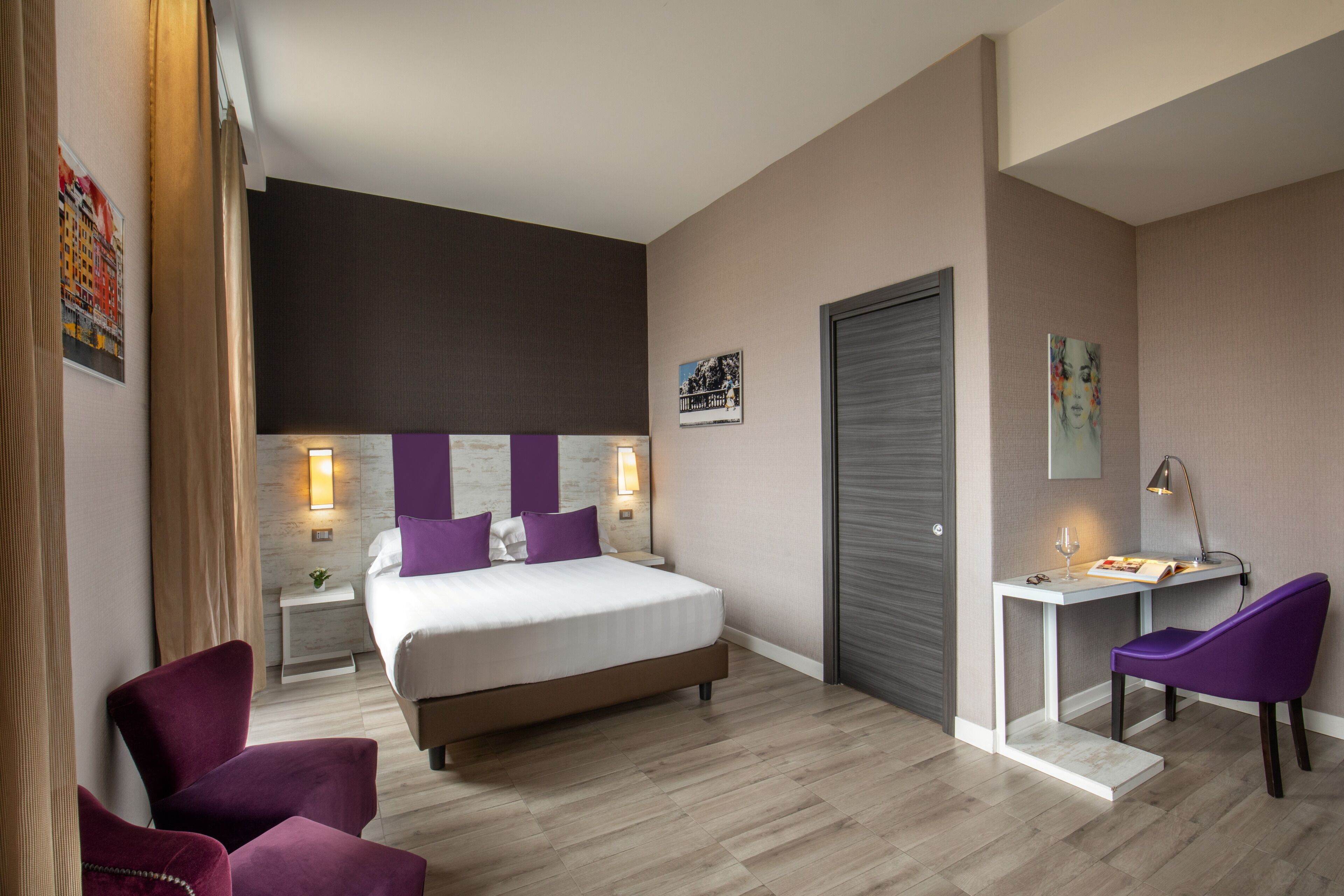 family room | premium bedding, in-room safe, desk, blackout curtains