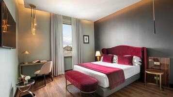 Suite | Hochwertige Bettwaren, Zimmersafe, Schreibtisch, Verdunkelungsvorhänge