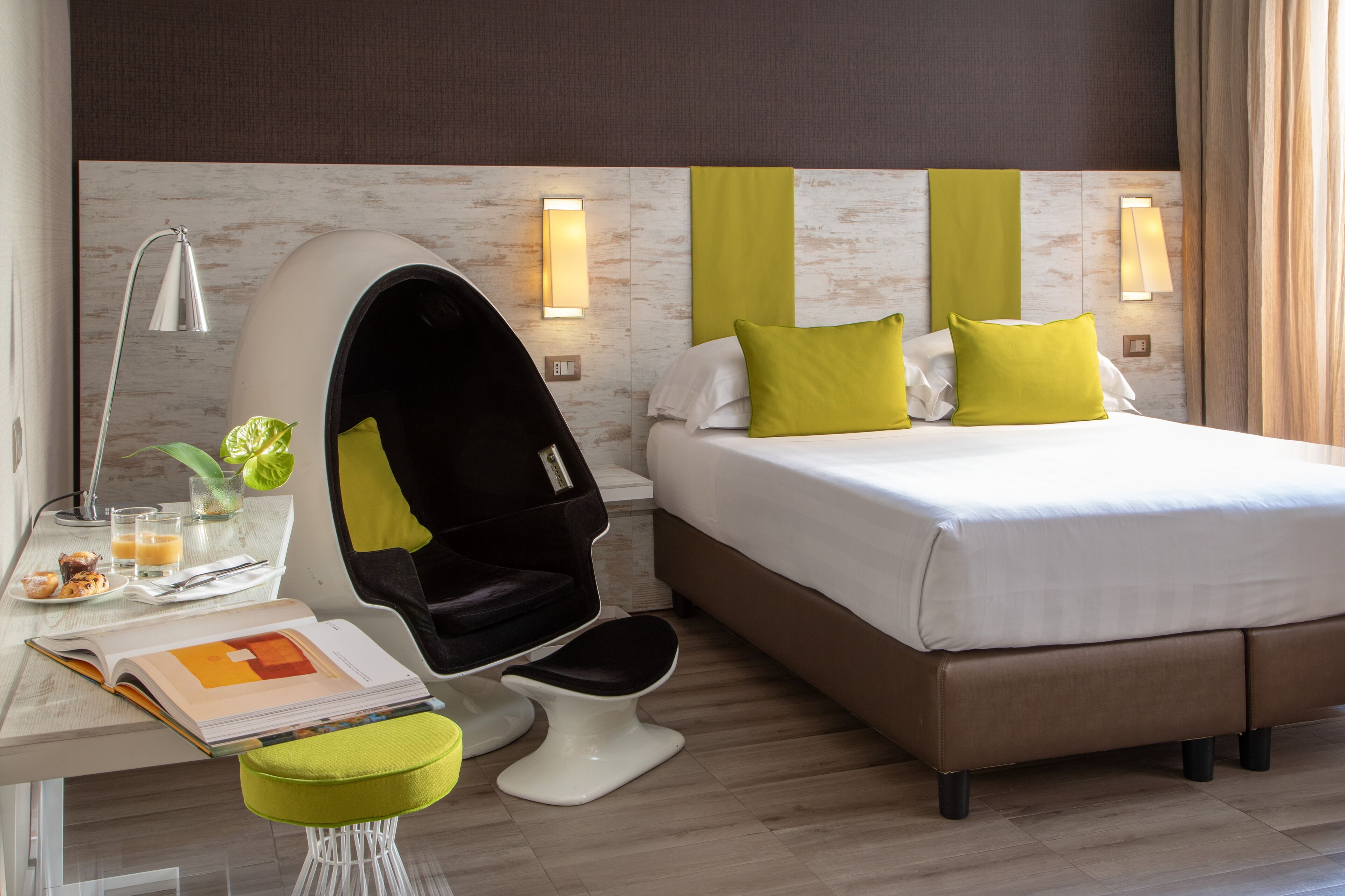 family room | premium bedding, in-room safe, desk, blackout curtains