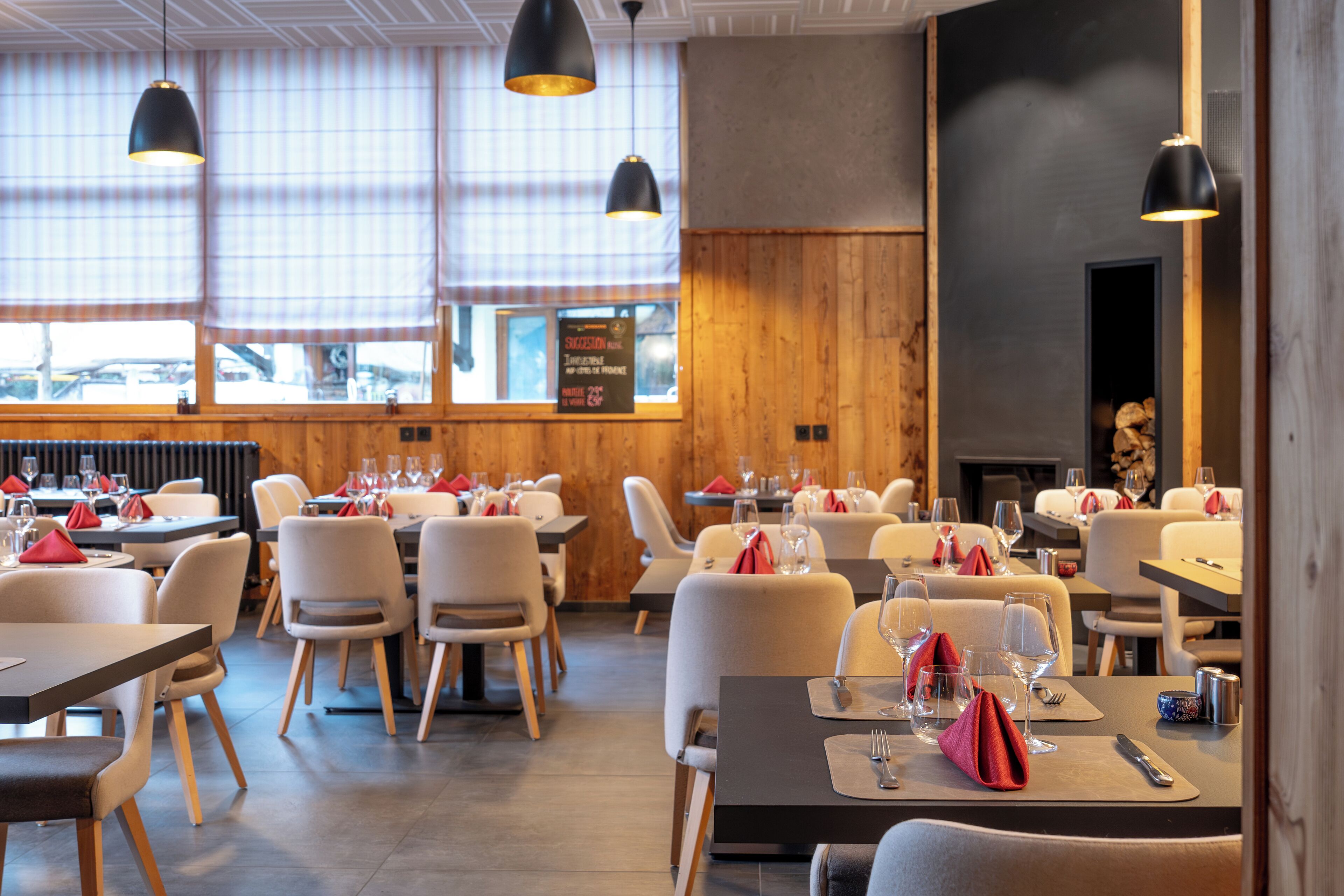 lunch and dinner served, regional cuisine