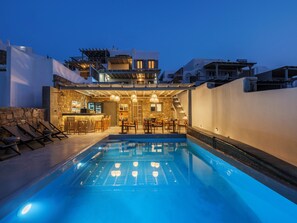 Sæsonbestemt udendørs pool