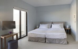 Studio (First floor) | Egyptian cotton sheets, premium bedding, Select Comfort beds - Aethrion Boutique Homes (Chania)