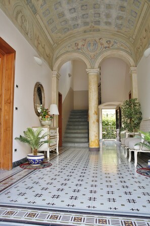 Hallway - Lucca Relais (Lucca)