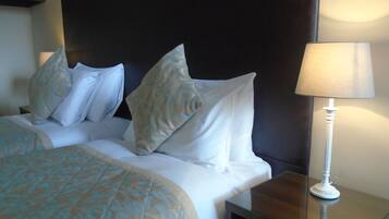 Double Room | Desk, iron/ironing board, free WiFi, bed sheets