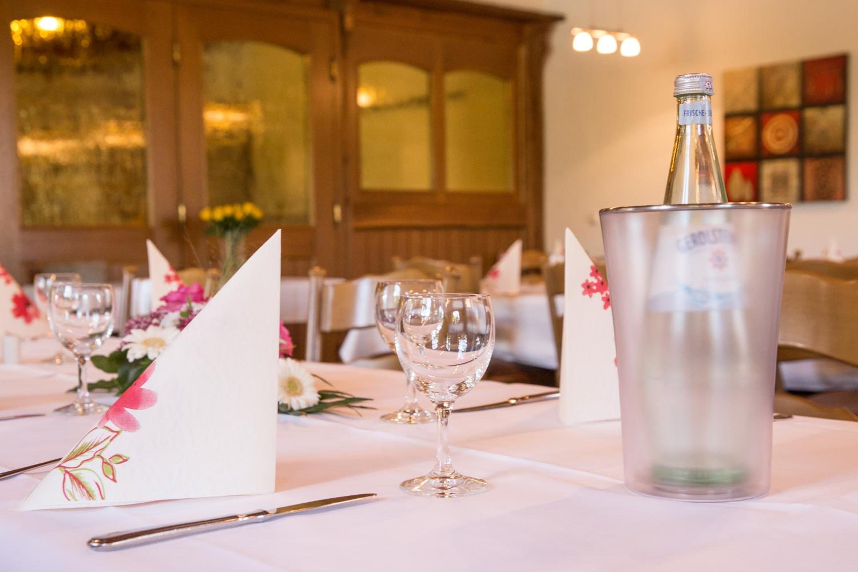 lunch and dinner served, regional cuisine