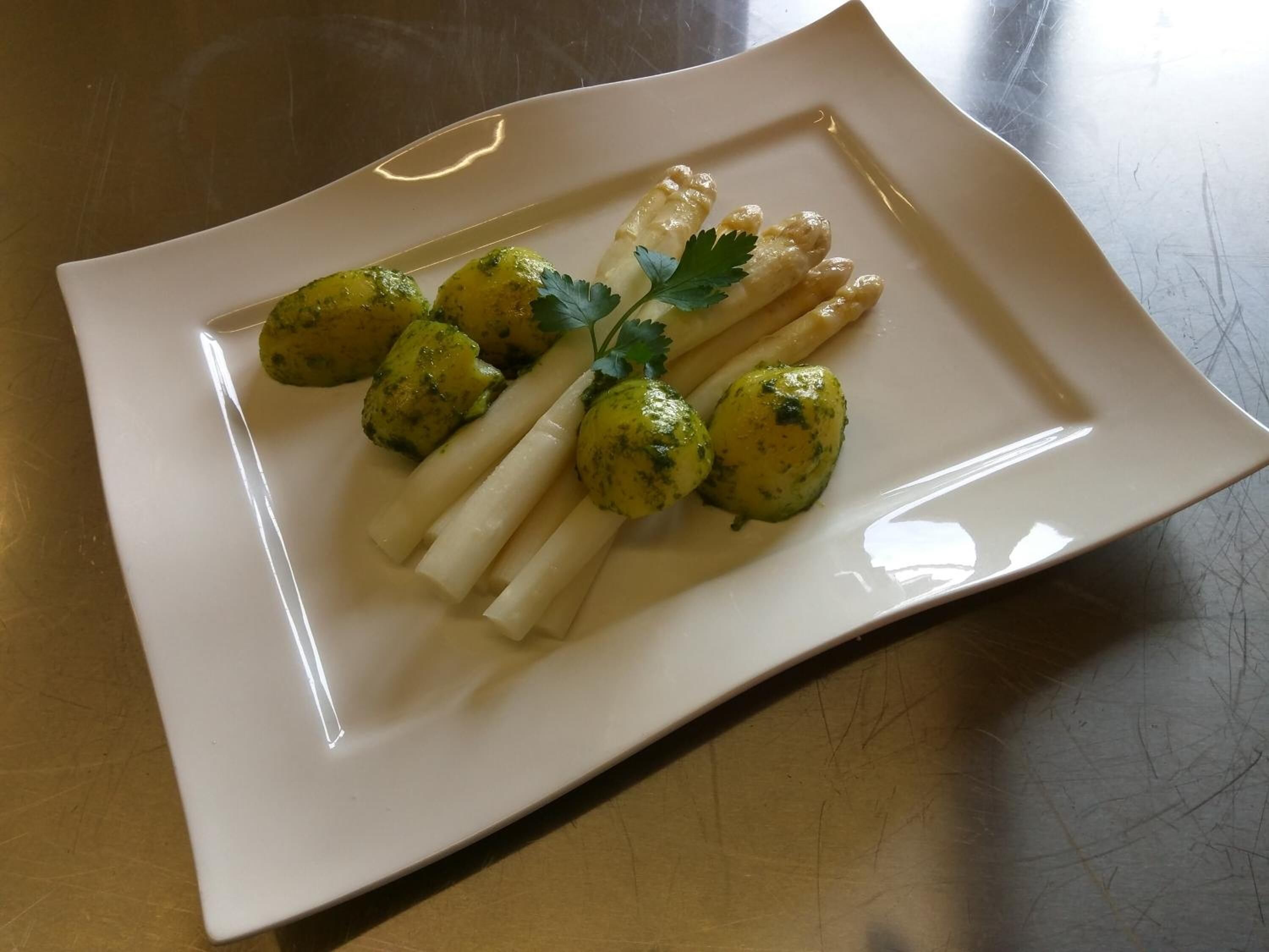 lunch and dinner served, regional cuisine