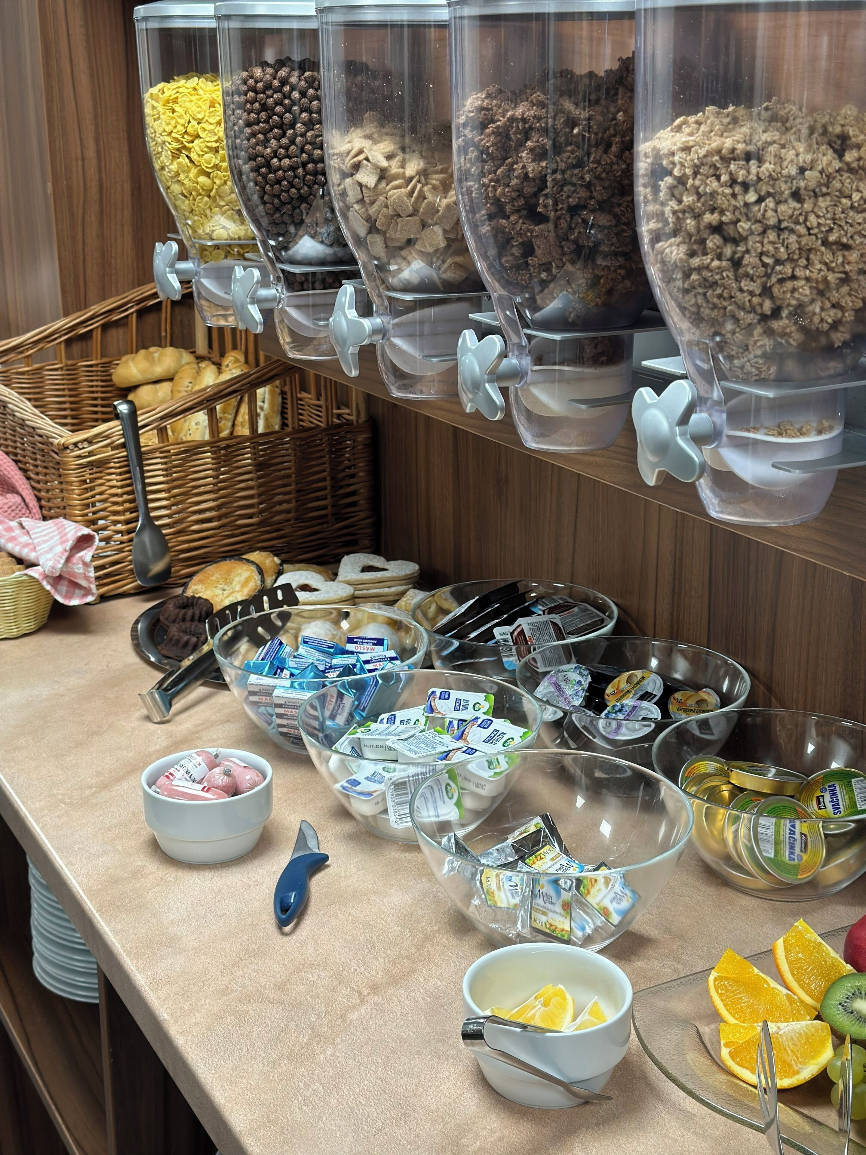 Café da manhã com buffet todos os dias mediante uma taxa