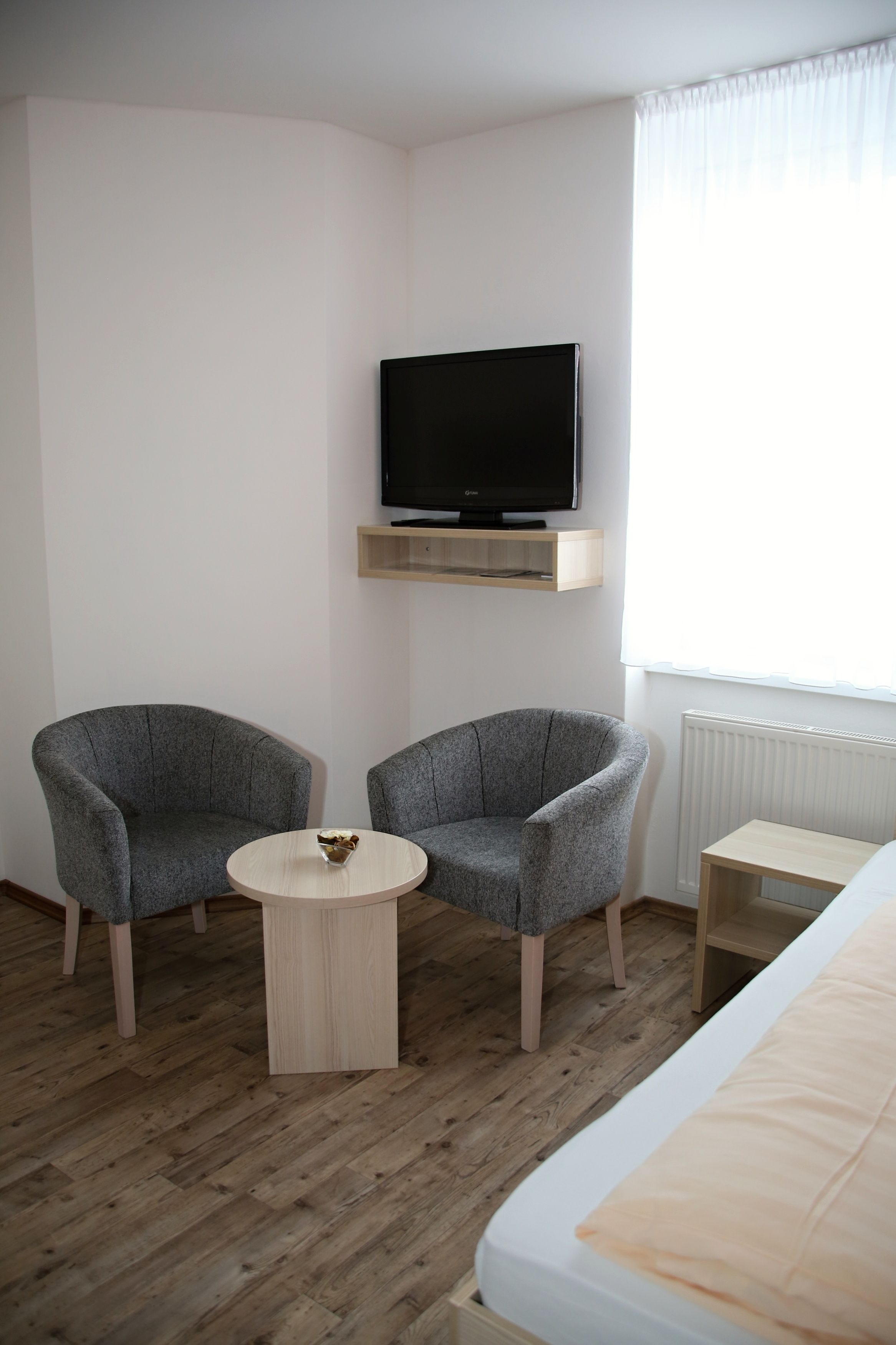 single room | 1 bedroom, in-room safe, desk, blackout curtains