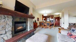 Stadtwohnung, 3 Schlafzimmer | Wohnbereich