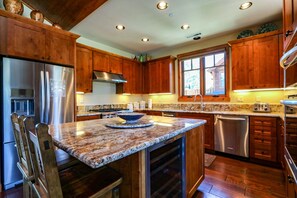 Ferienhaus, 4 Schlafzimmer | Eigene Küche | Kühlschrank, Mikrowelle, Ofen, Geschirrspüler