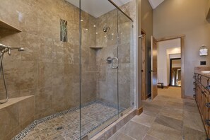 Bathroom - Stonegate #5 5 Bedroom Home by RedAwning (Mammoth Lakes)
