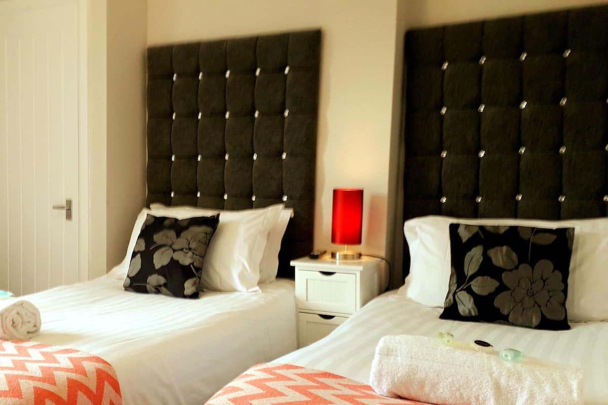 Twin kamer | Individueel gedecoreerd, individueel gemeubileerd