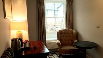 Family Double Room, 1 Bedroom | Individually decorated, individually furnished, blackout curtains