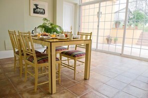 Daily full breakfast (EUR 7 per person)