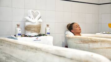 Sauna seca, banheira de hidromassagem, sauna a vapor