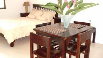 Green Forest Studio No 07 | Living area