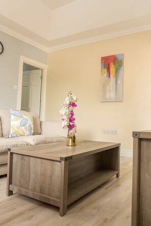 Deluxe Suite | Living area