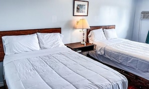 Escritorio, wifi gratis y ropa de cama 