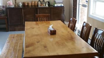 Breakfast area