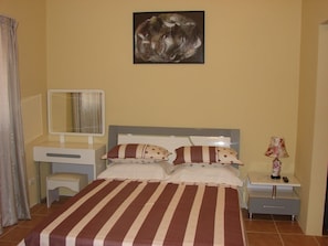 Wifi gratis y ropa de cama 
