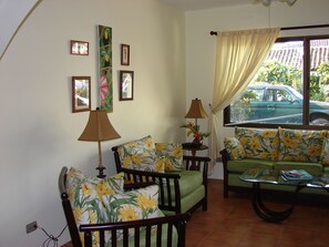 Living room | Flat-screen TV - Valle del Sol (Sardinal)