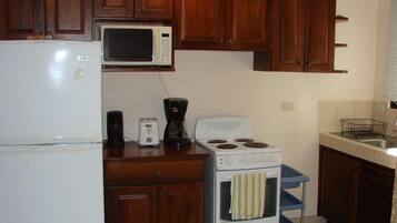 Villa Riviera D No 05 | Private kitchen | Fridge, microwave, coffee/tea maker