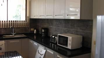 Vista Perfecta Apt 03 | Eigene Küche | Kühlschrank, Mikrowelle, Wasserkocher mit Kaffee-/Teezubehör