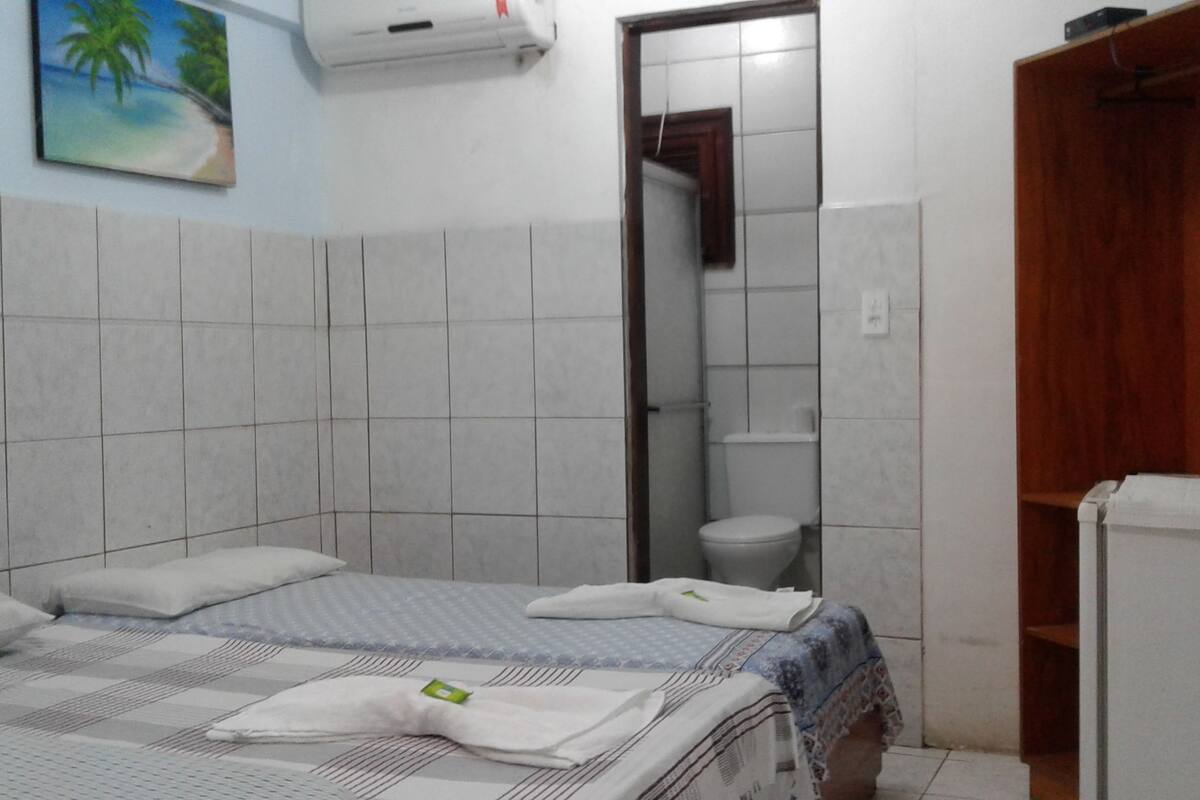 Minibar, free WiFi, bed sheets