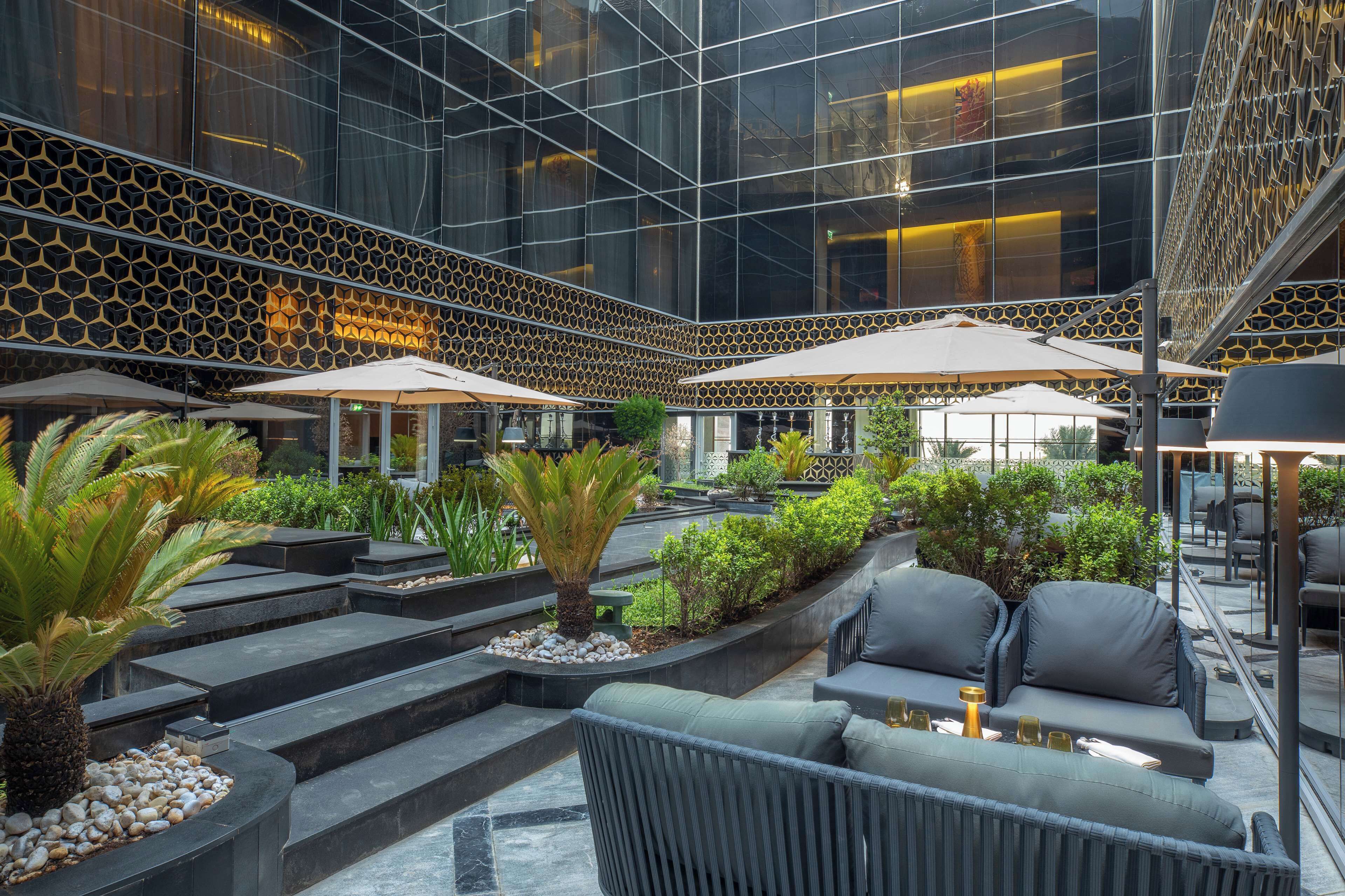 4 restaurants, breakfast, lunch, dinner served; international cuisine 