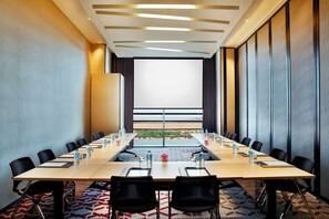 Meeting facility - AlRayyan Hotel Doha, Curio Collection by Hilton (Al Rayyan)