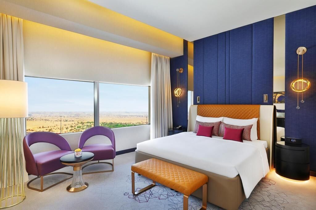 Hypo-allergenic bedding, minibar, in-room safe, desk